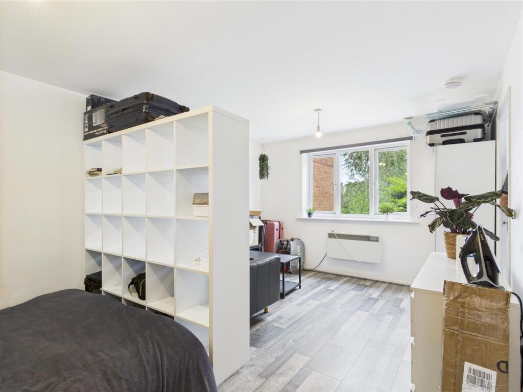Apartment in London - View 2
