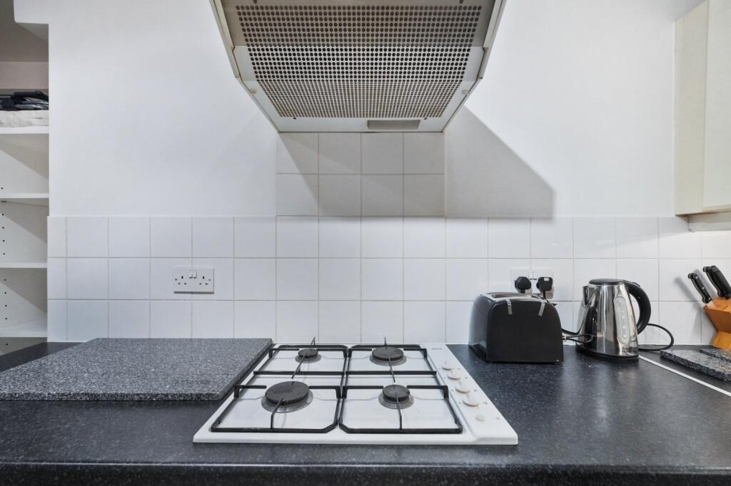 1 bedroom maisonette for rent