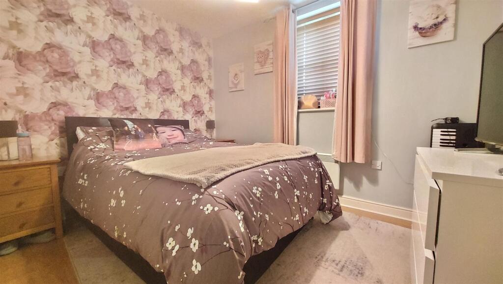 Apartment in Peterborough - More