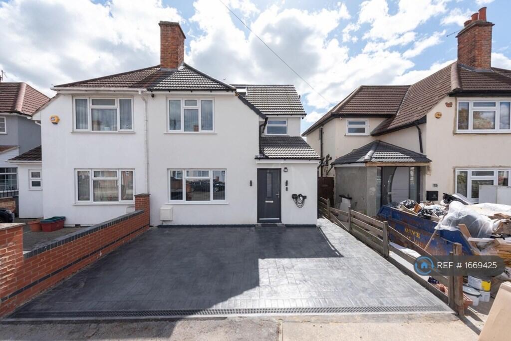 House in Twickenham - More