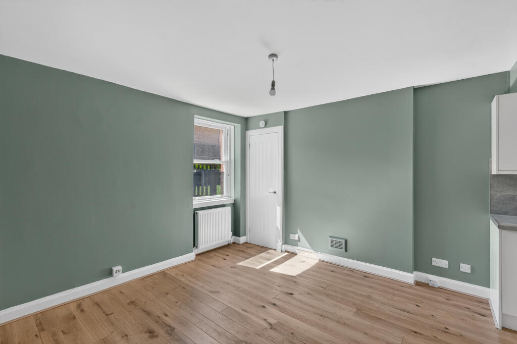 Apartment in Edinburgh - View 4