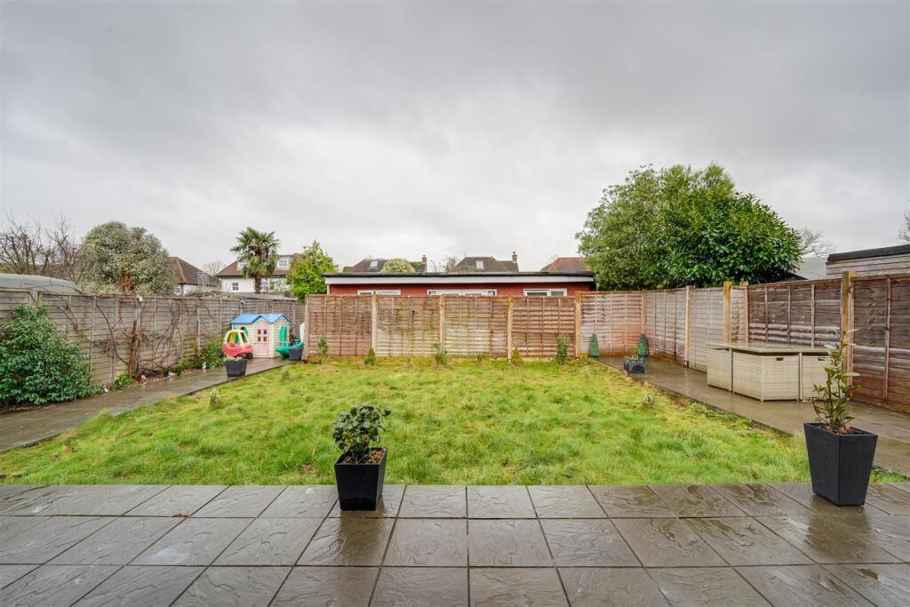 Old Farm Road, Hampton, TW12 - View 6