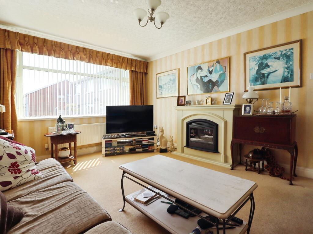 Apartment in Cardiff, Sully and Lavernock - View 2