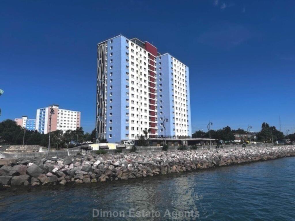 2-bed flat on Harbour Tower, Gosport, £169,995