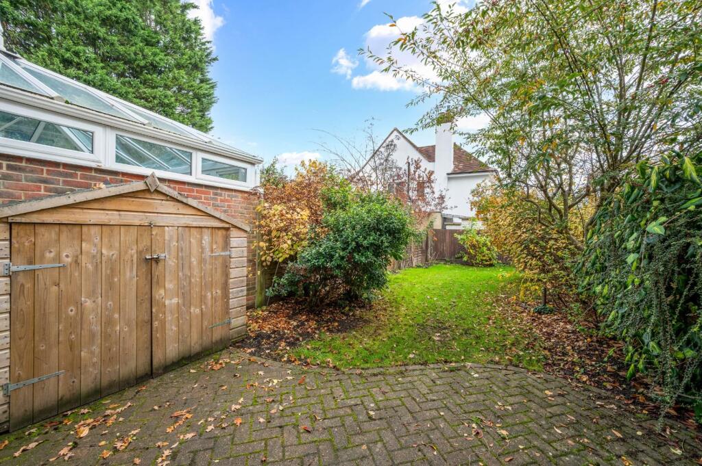 Outwood Lane, Chipstead photo 4