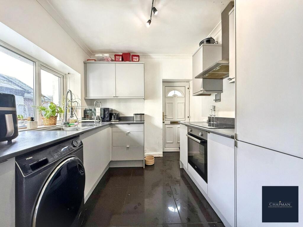 House in Trebanog, Glynfach, Cymmer - View 3