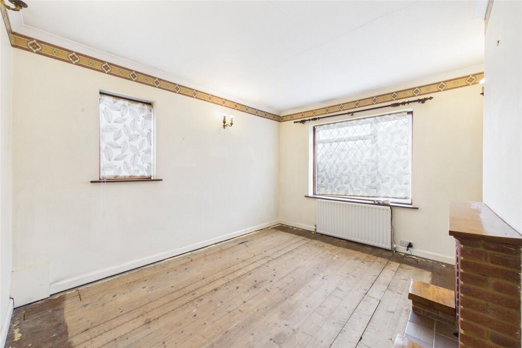 Holly Road, Farnborough, Hampshire, GU14 - View 4