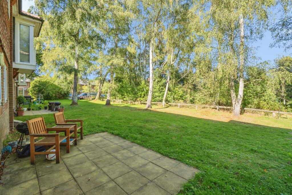 Apartment in Winchester, Denmead - More