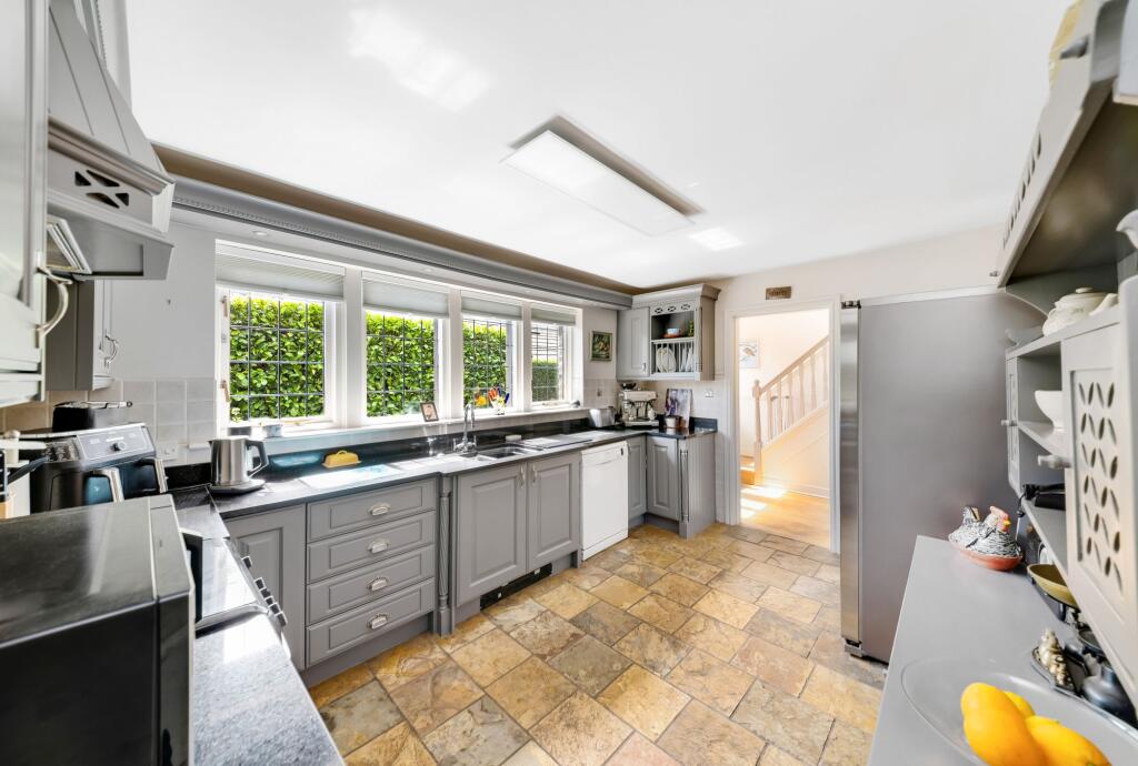 12, Park Lane, Upper Cumberworth, HD8 photo 3
