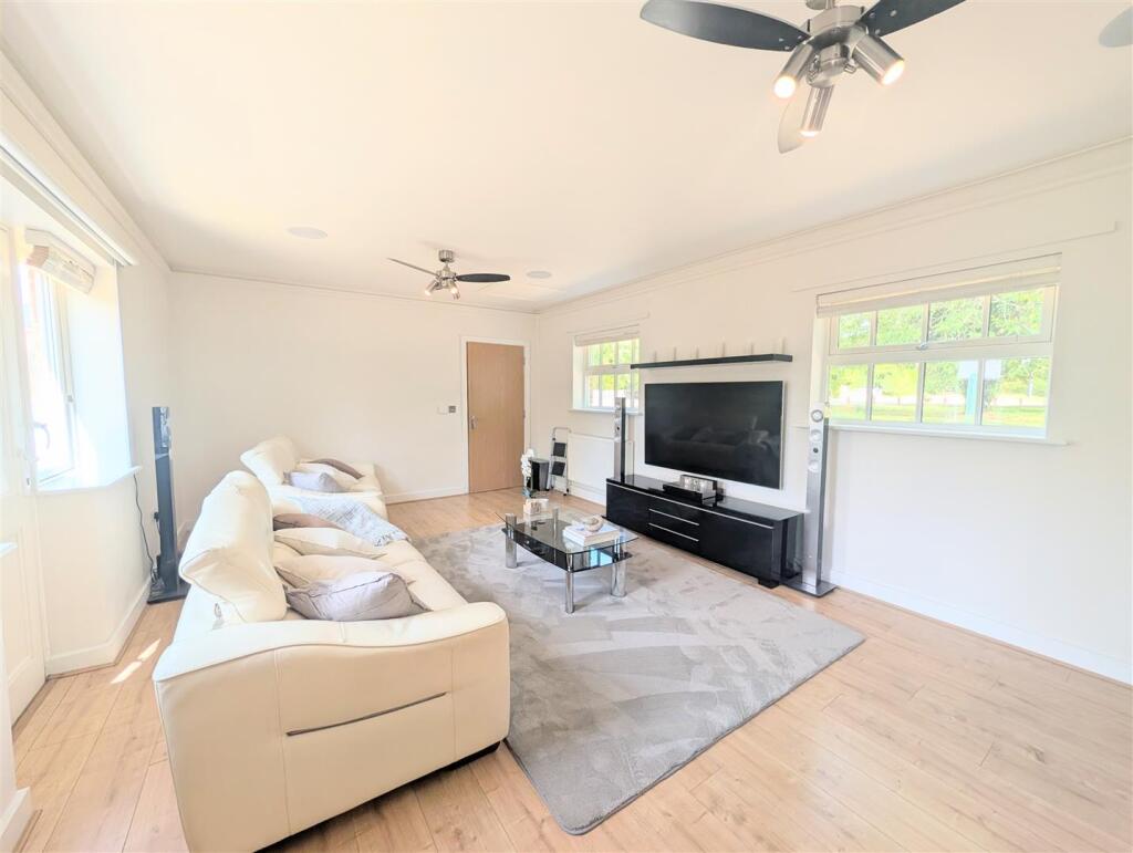 House in Southampton - View 5