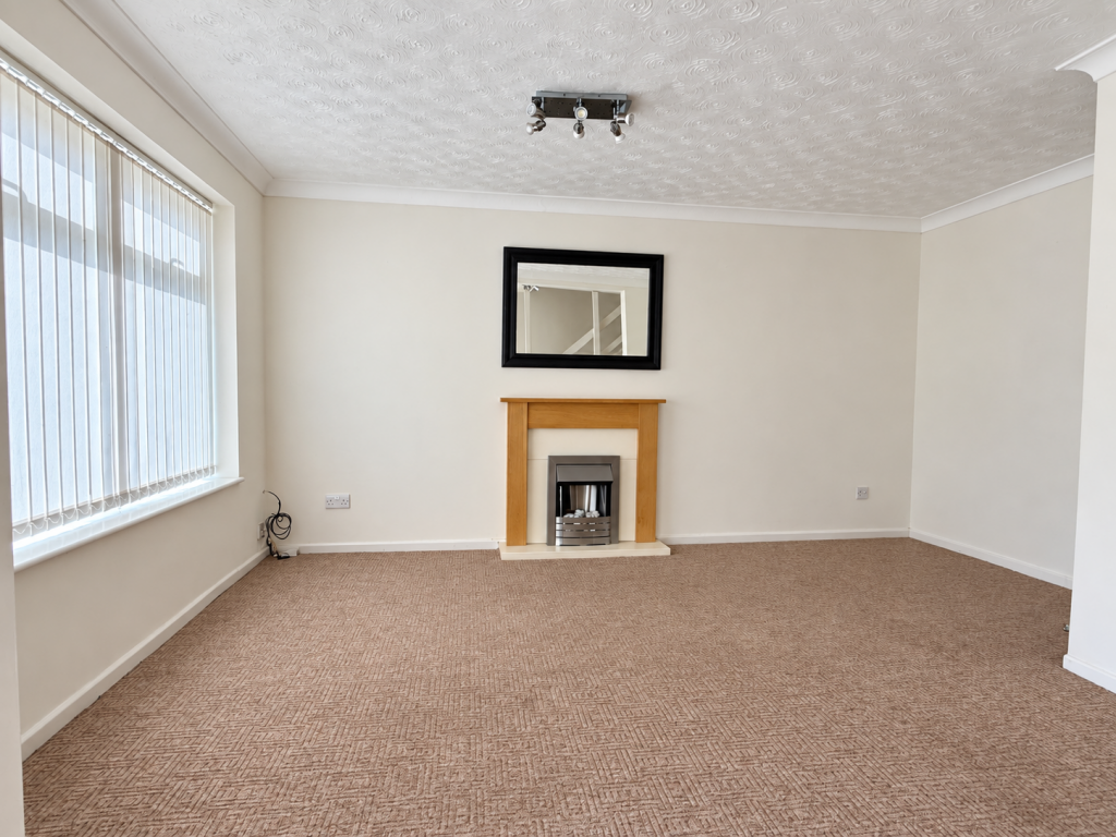 Peveril Walk, Macclesfield, SK11 8SB photo 2