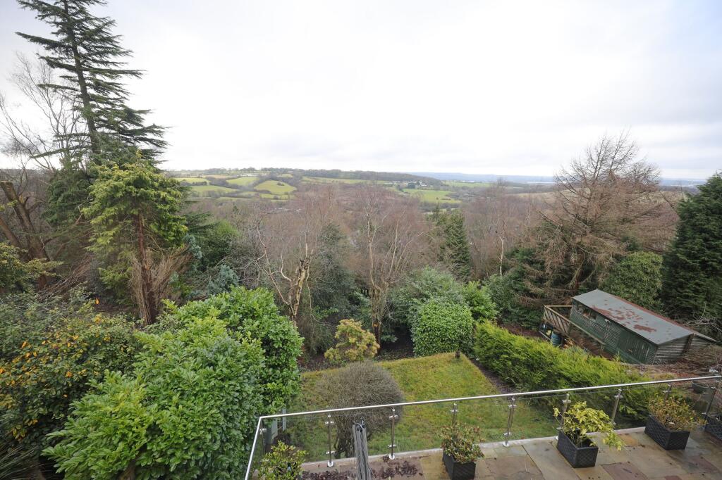 4-bed detached on Gravelly Bank, Lightwood, ST3, £375,000