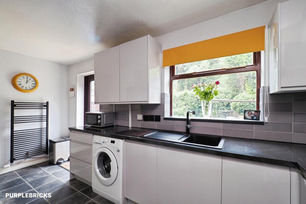 House in Gedling, Nottinghamshire - View 3