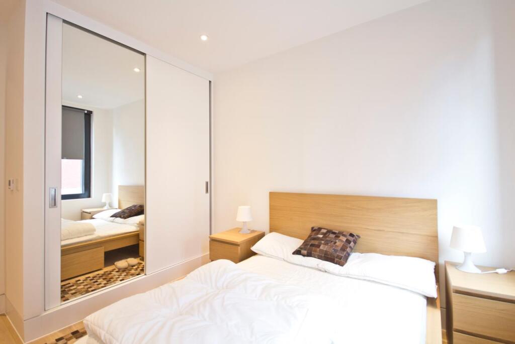 Apartment in London - View 5