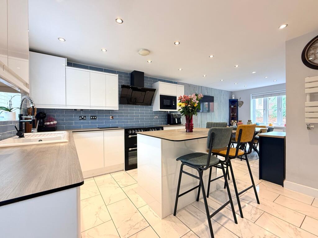 House in Swindon - View 5