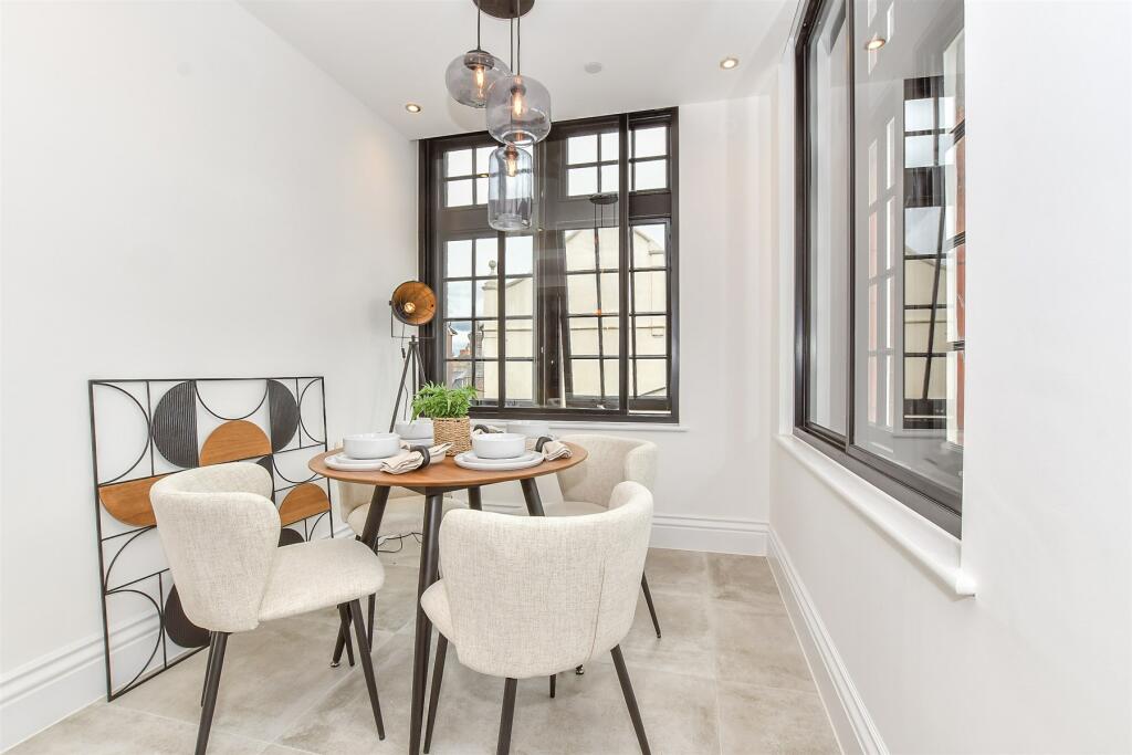 Apartment in Tonbridge - More
