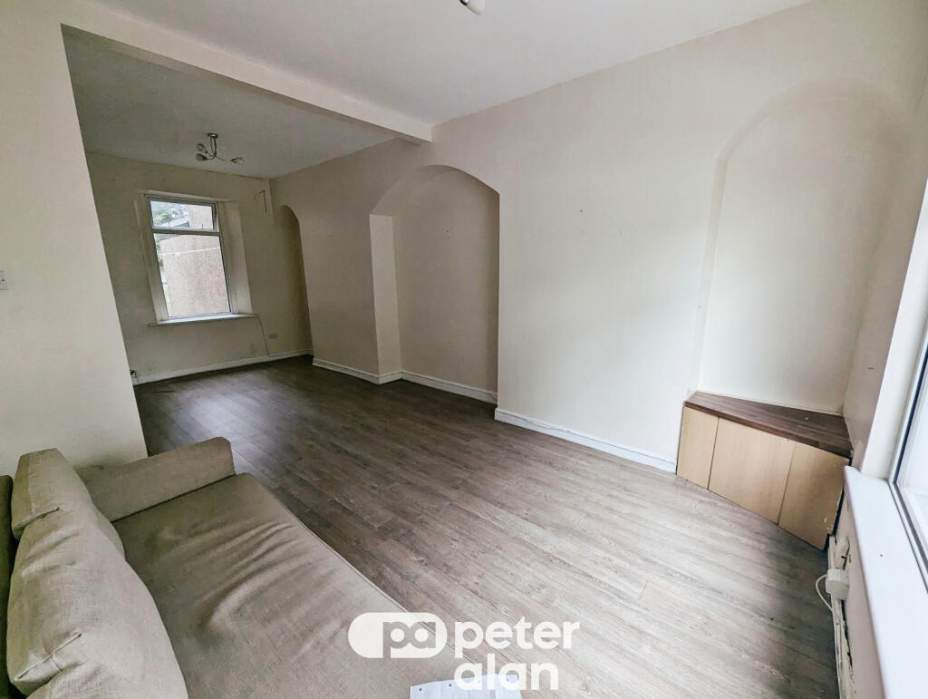 House in Newport - View 3
