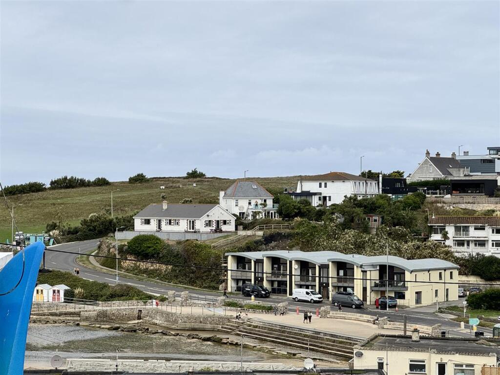 Apartment in Truro - More