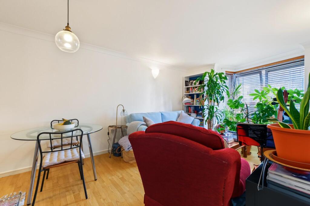 Apartment in London - More