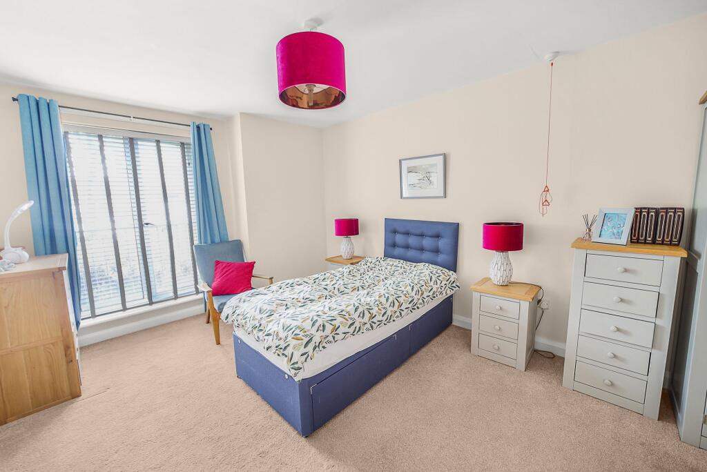 Apartment in St Helens, Liverpool City Region - View 4