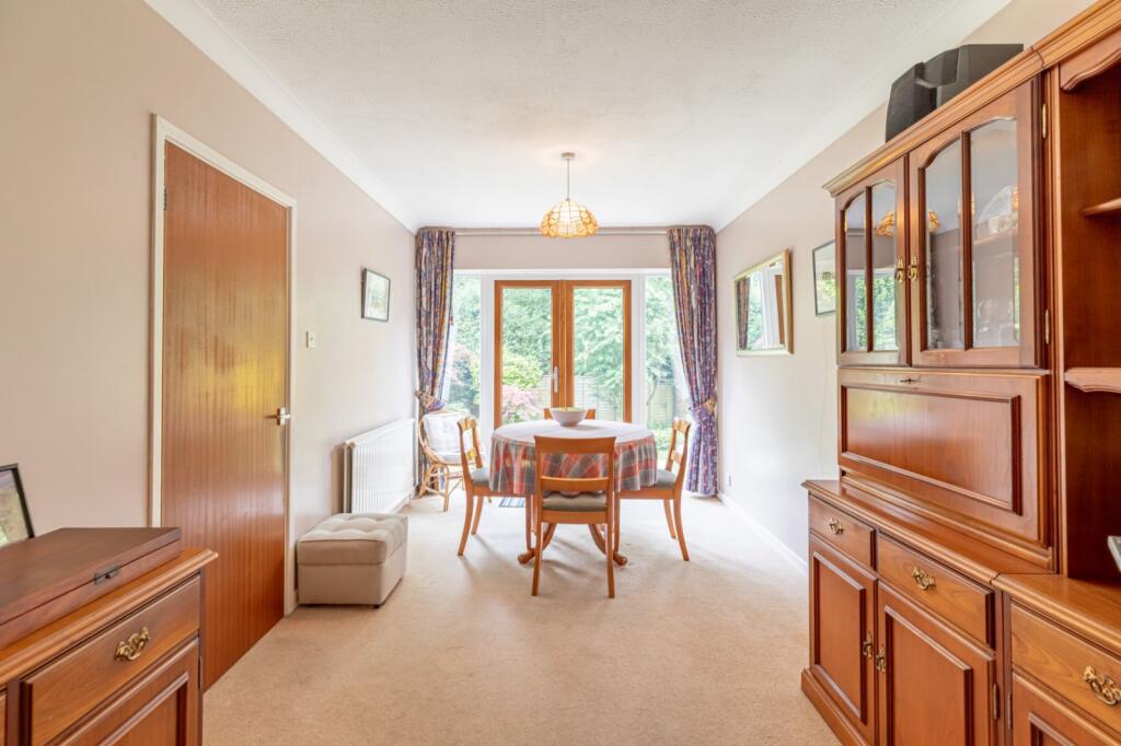 Dalby Crescent, Newbury, Berkshire, RG14 photo 4