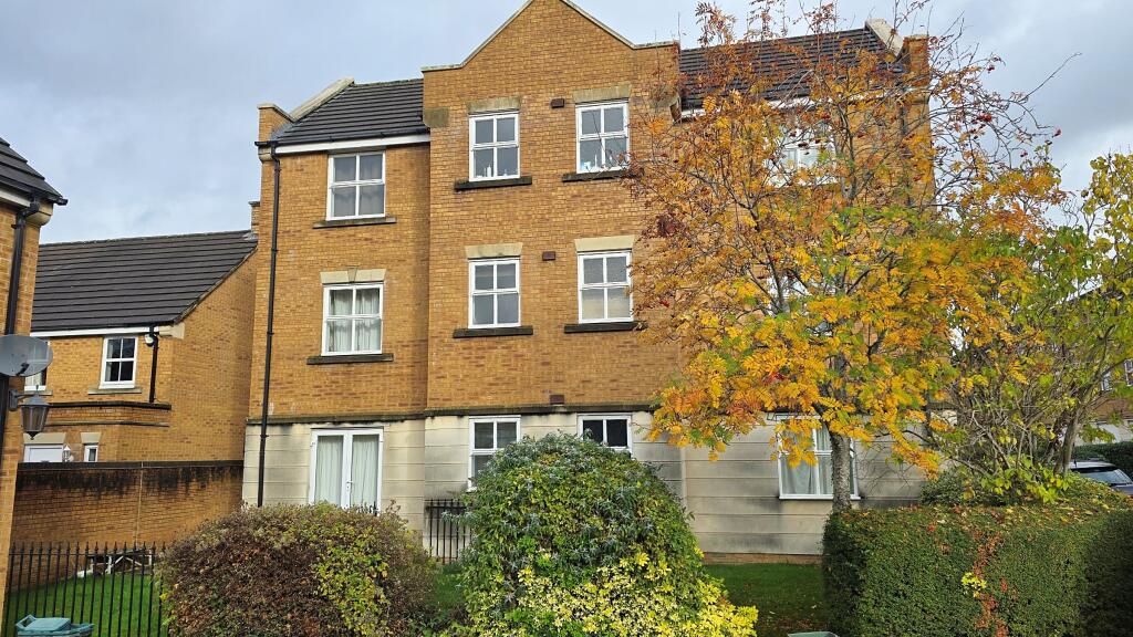 2-bed flat on Parnell Road, Stoke Park, Bristol BS16, £259,000