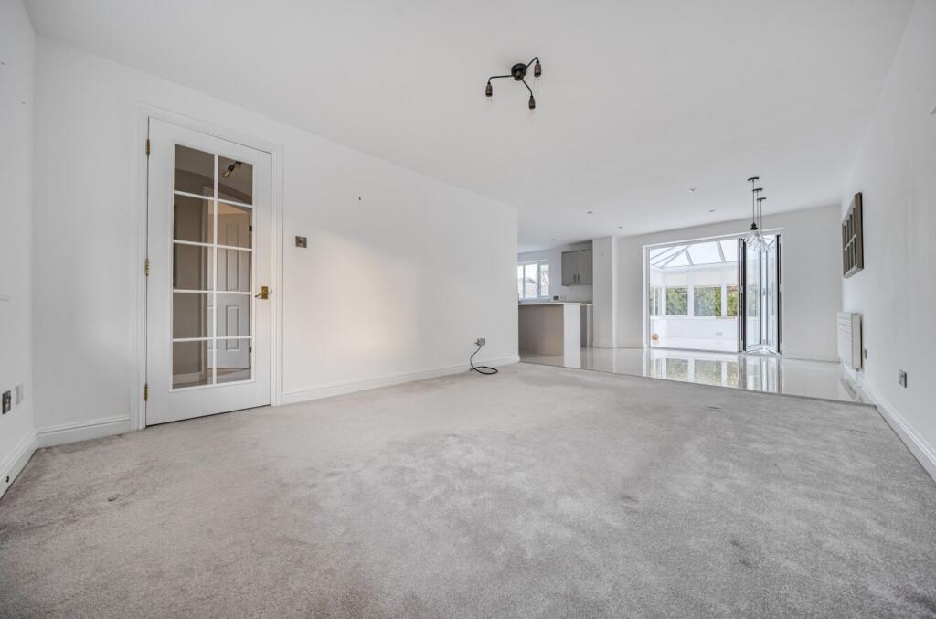 Beacon Drive, Selsey, PO20 photo 4