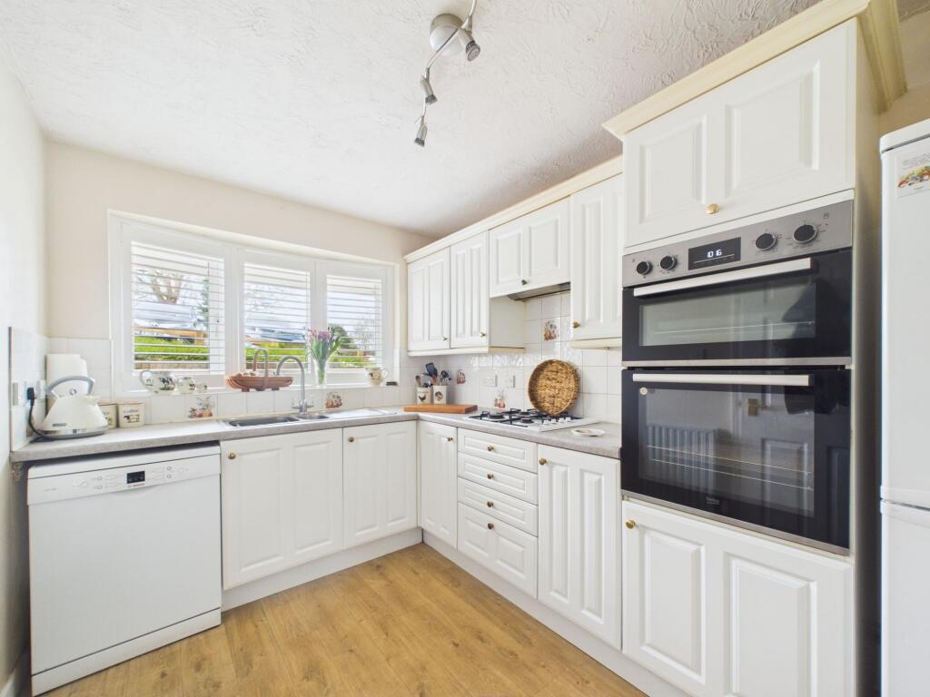 Langton Close, Battle, TN33 photo 4