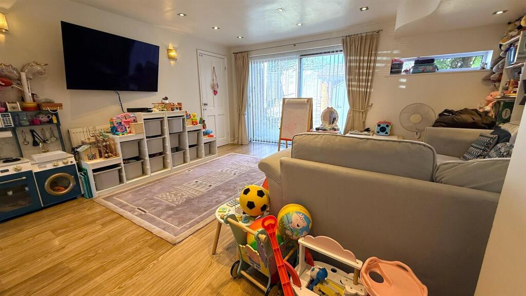 House in Birmingham, Kings Norton - More