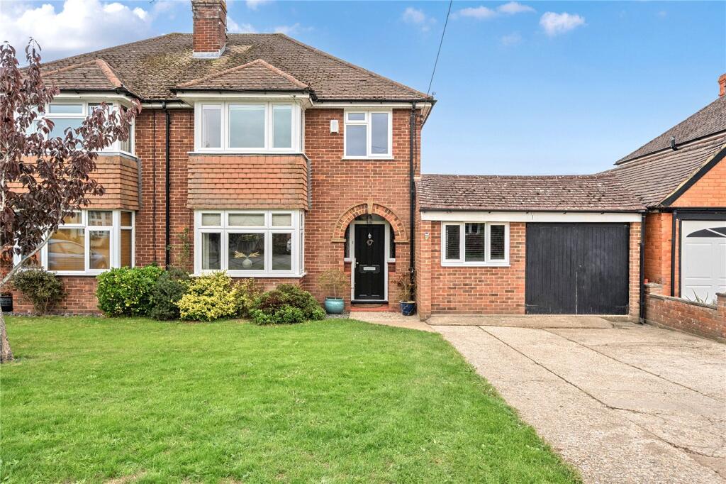 House in Three Mile Cross, Shinfield