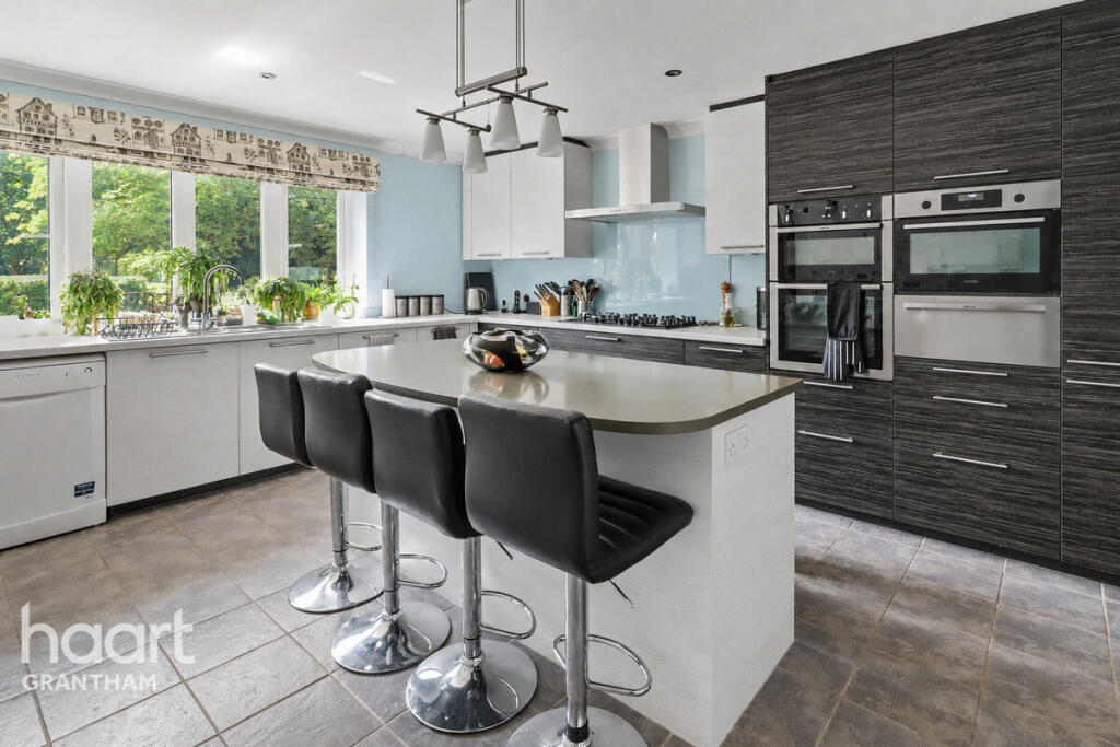 House in South Kesteven, Hougham - View 3