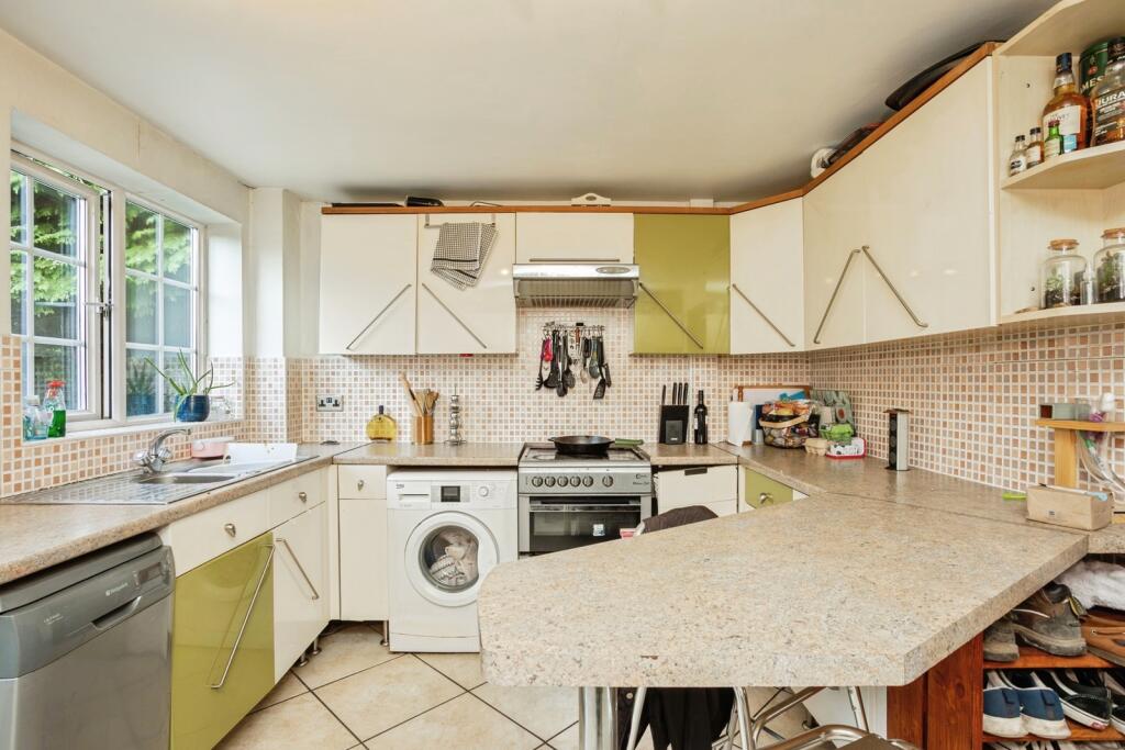 House in Rushcliffe, Bingham - View 3