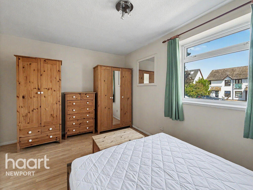 Cambria Close, NEWPORT - View 4
