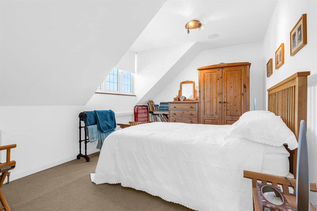 Additional image 20 of Chestnut Walk, Welwyn