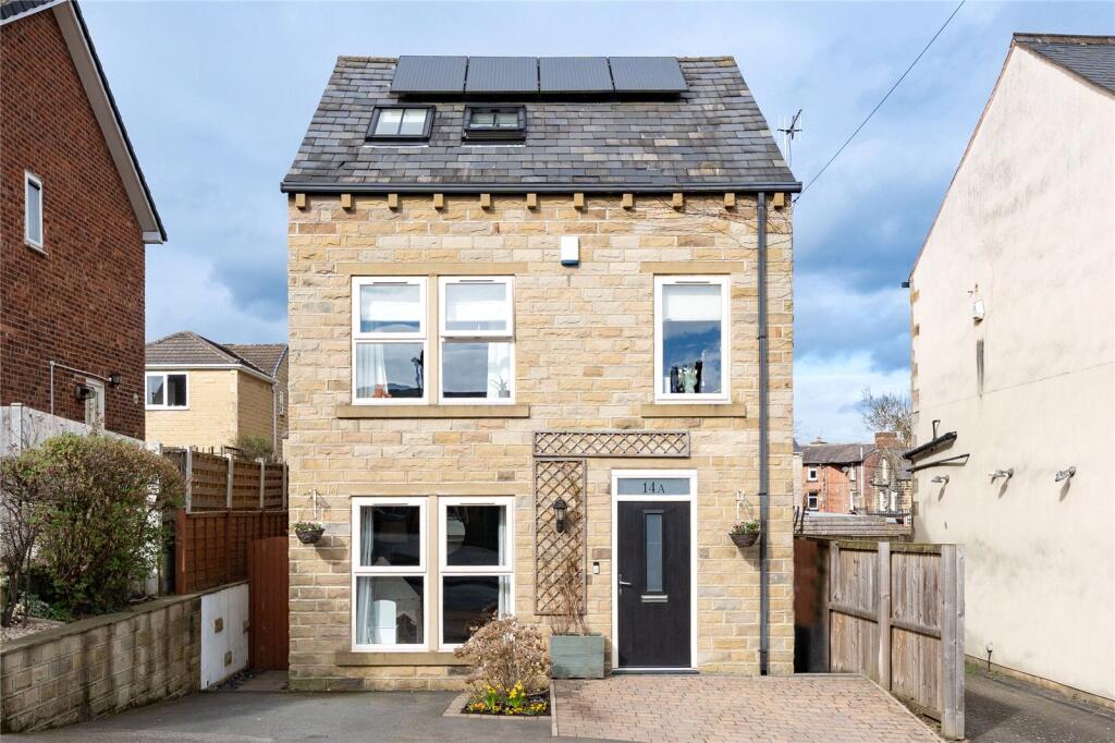 3-bed detached on Wesley Street, Rodley, Leeds, £425,000