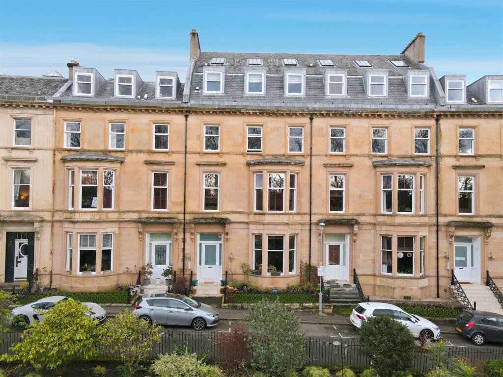 Main image of property: 1/2 12 Botanic Crescent, Botanics, G20 8QQ