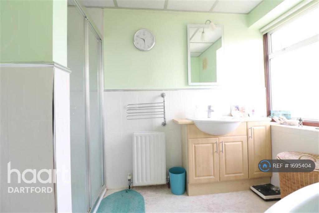 Main image of property: Colyers Lane, Erith, DA8