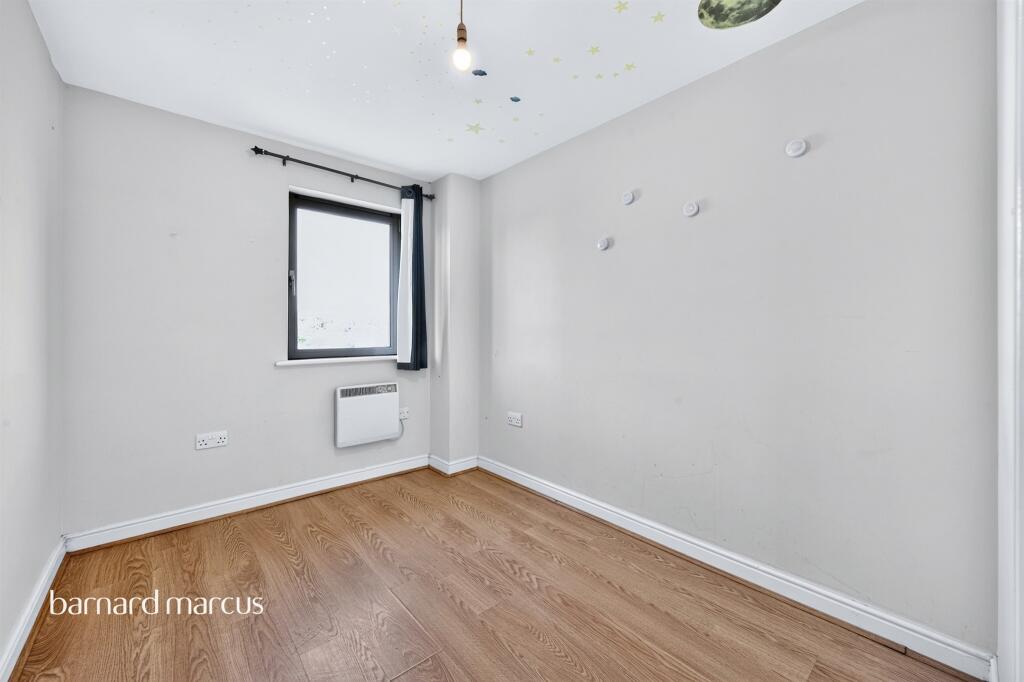 Apartment in London - More