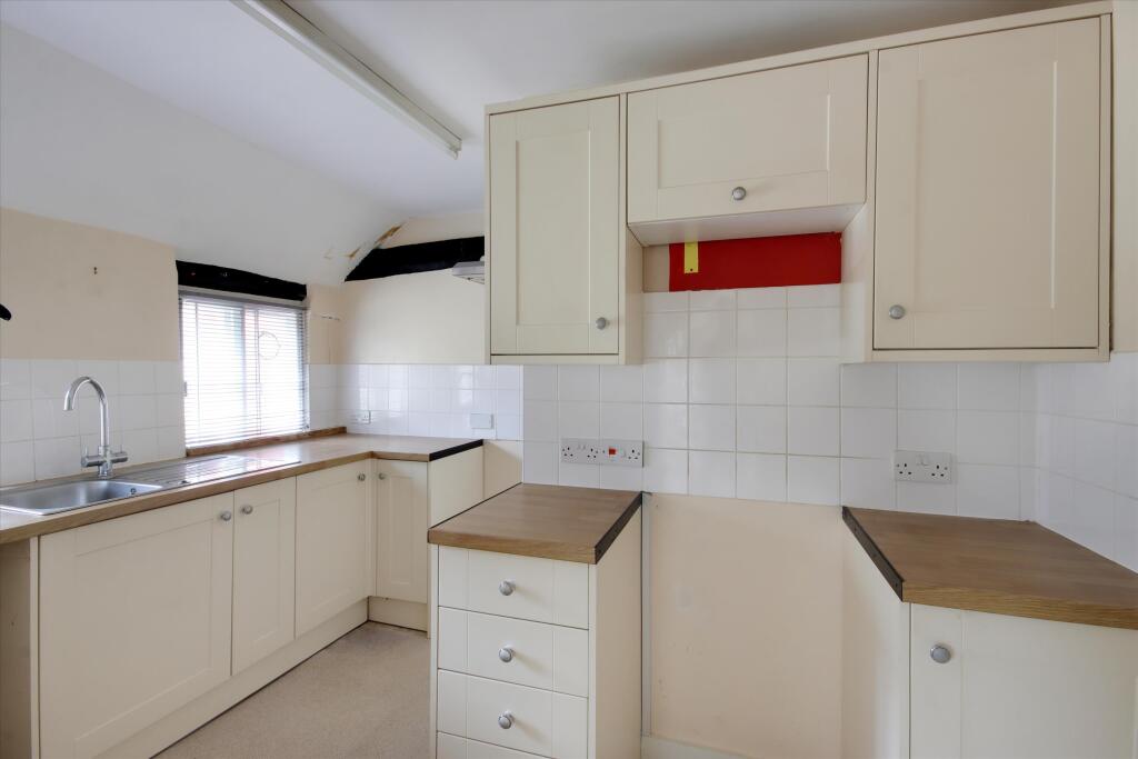 House in Mid Sussex, Turners Hill - View 4