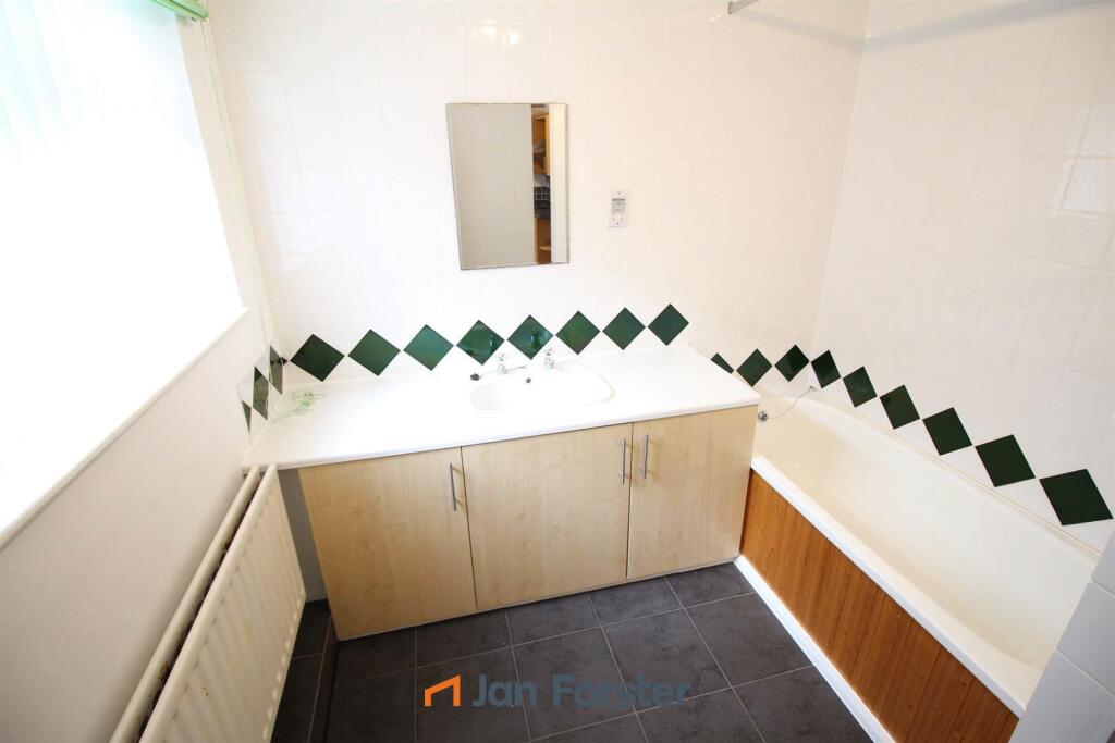Apartment in North Tyneside, Wideopen - More