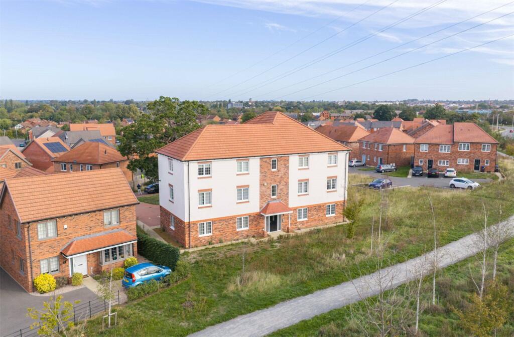 1-bed flat on Conrad Lewis Way, Warwick, Warwickshire, CV34, £188,000