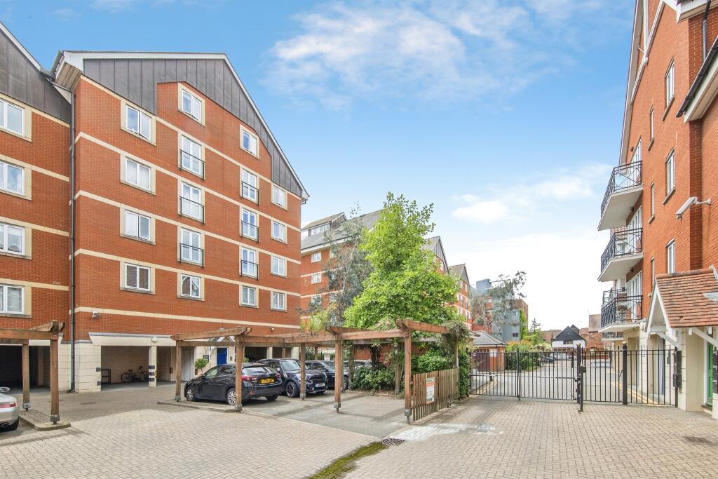 Main image of property: Neptune Square, Ipswich