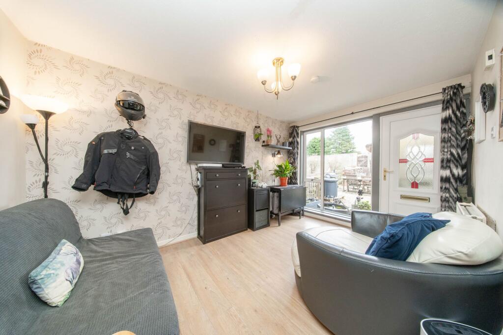 House in Winchburgh, Faucheldean - View 2