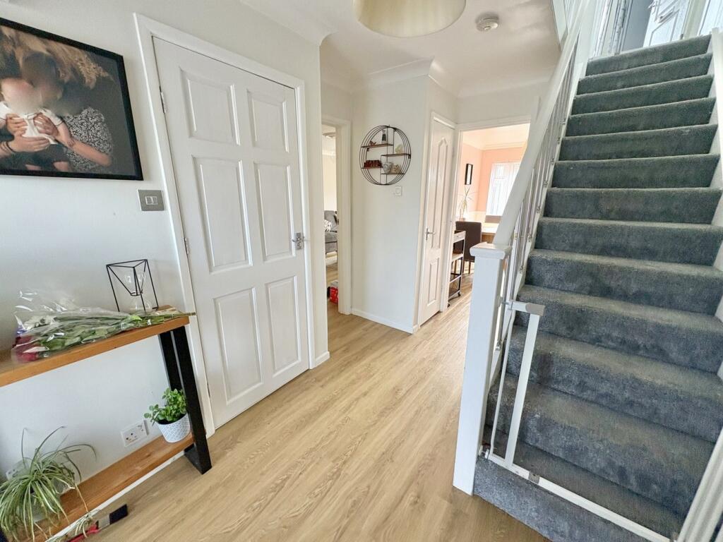 Hewitt Road, Hamworthy, Poole, BH15 photo 4