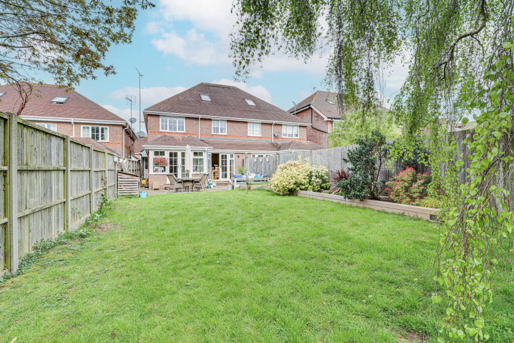 Additional image 25 of Pipers Avenue, Harpenden, Hertfordshire, AL5