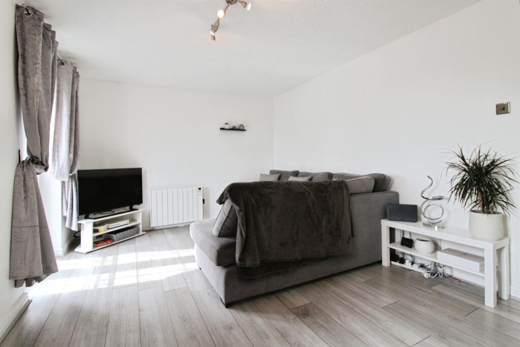 Main image of property: Llwyn David, Barry