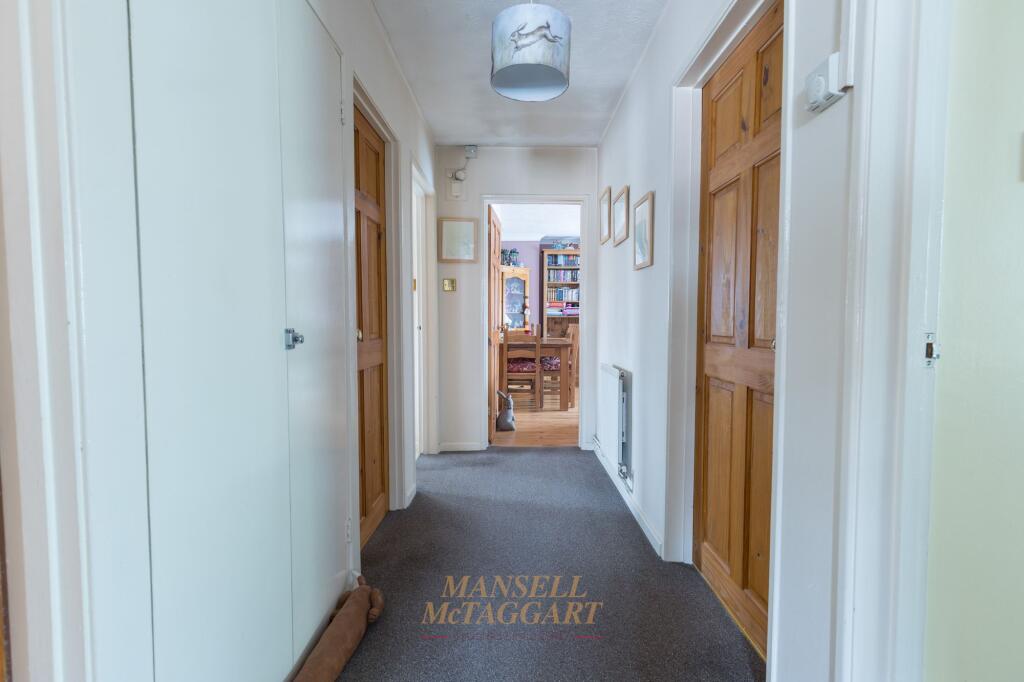 Apartment in Crawley, Gossops Green - View 5