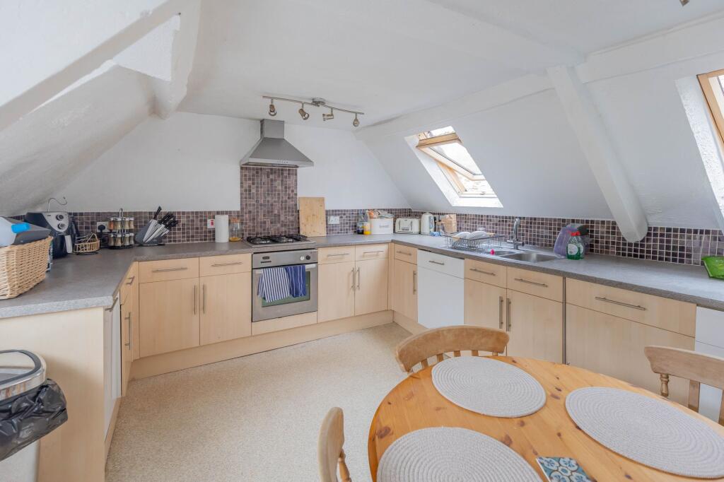 Apartment in Swindon - View 4