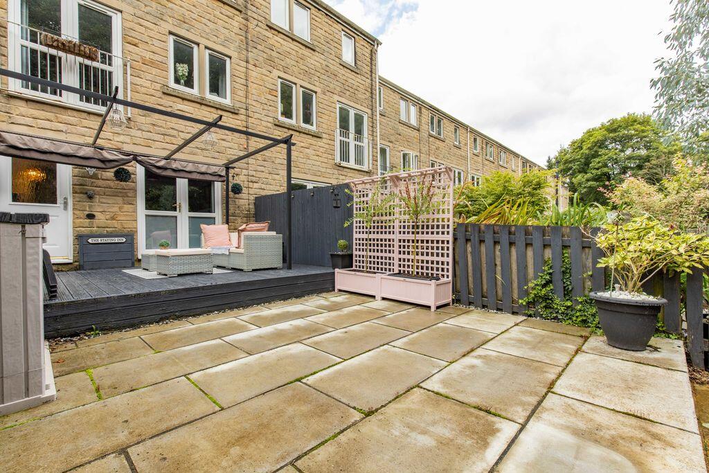 House in Calderdale, Ripponden - More