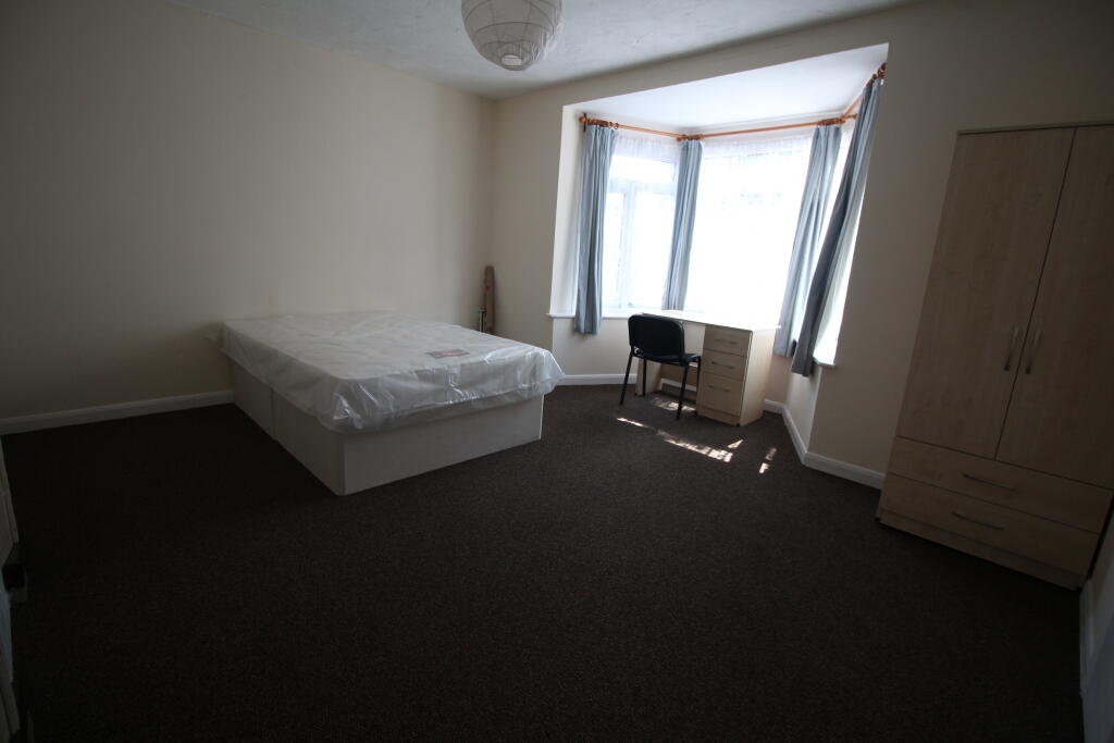 House in Warwick, Royal Leamington Spa - View 4